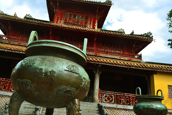 citadelle de hue urnes dynasties nguyen